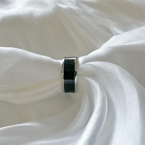 טבעת גבר צבע כסוף שחור דגם גבריאל